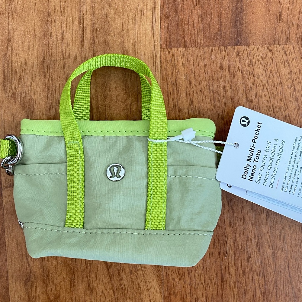 ❤️ Lululemon Daily Multi-Pocket Nano Tote Asia Exclusive Honeydew/Sour Grape NWT
